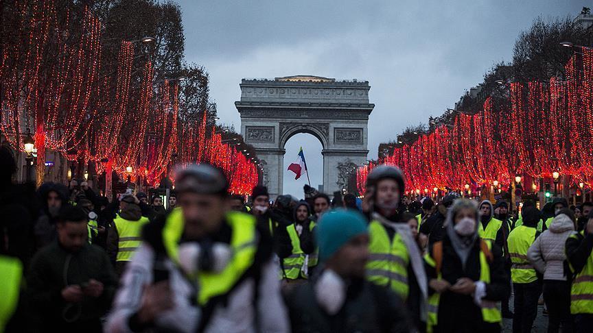 فرنسا تعتزم تغليظ عقوبة المظاهرات 